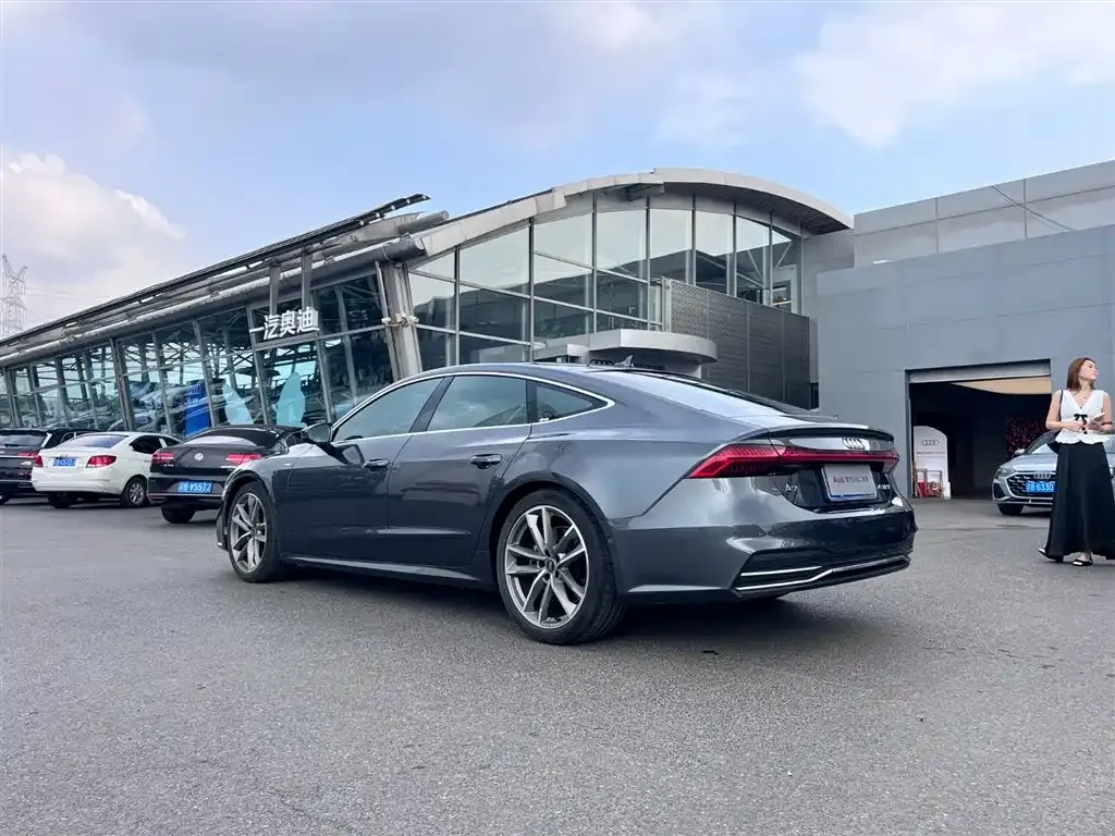 Audi A7 — фото 2