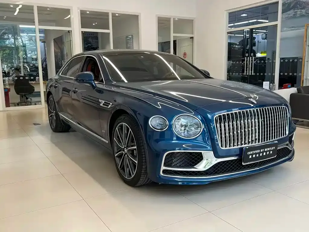 Bentley Flying Spur — фото 3