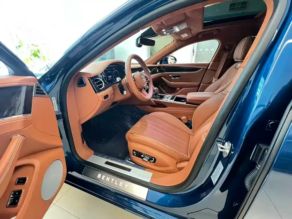 Bentley Flying Spur — фото 8
