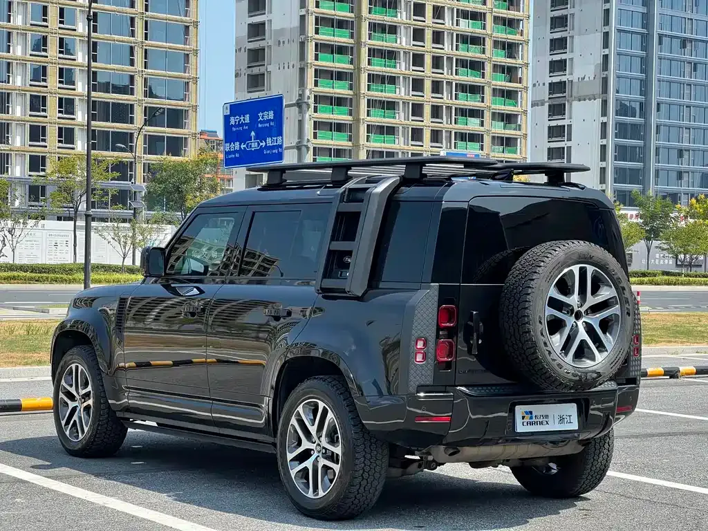 Land Rover Defender — фото 6