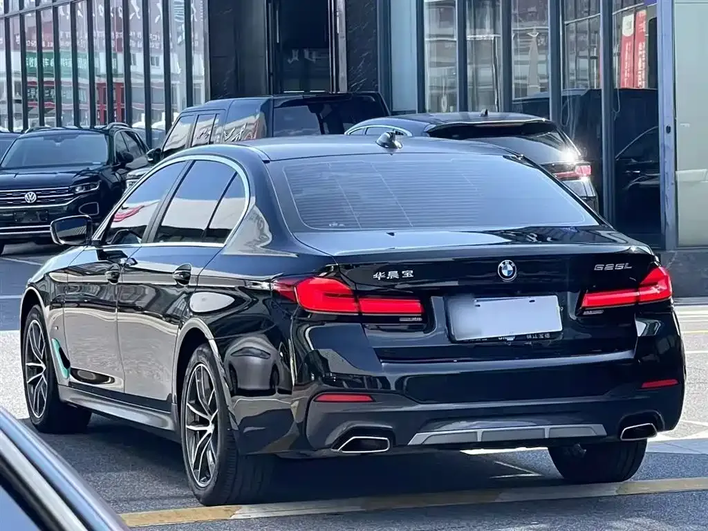 BMW 5 Series — фото 4