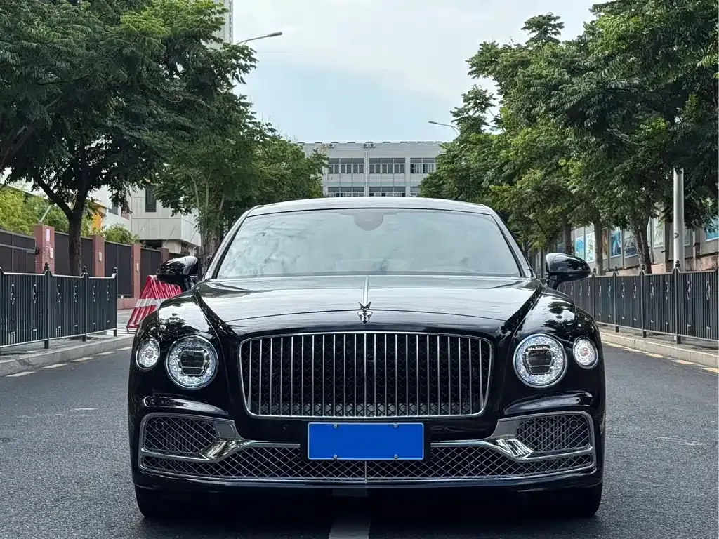 Bentley Flying Spur — фото 2