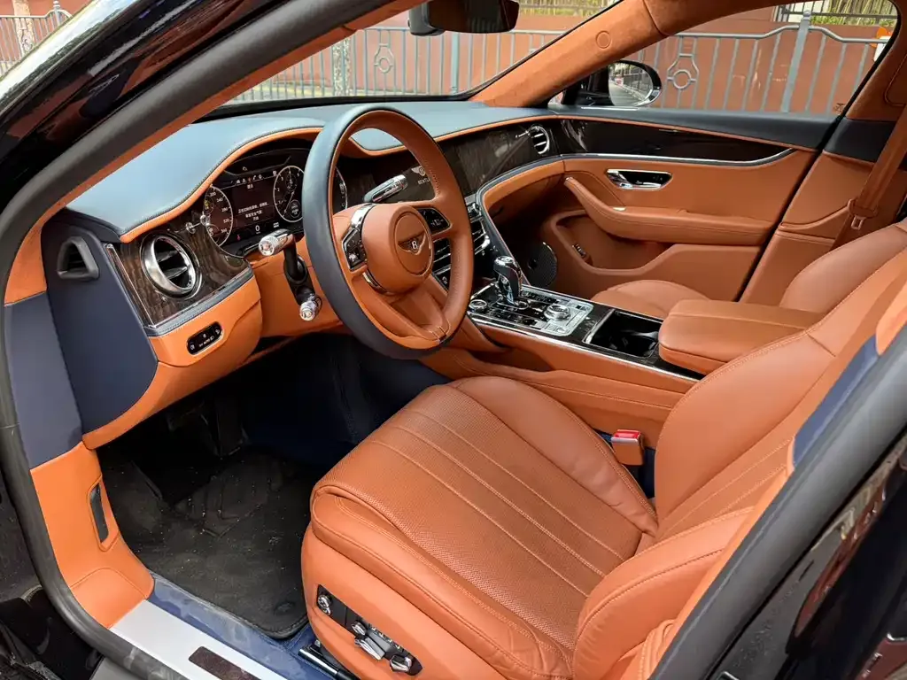 Bentley Flying Spur — фото 4