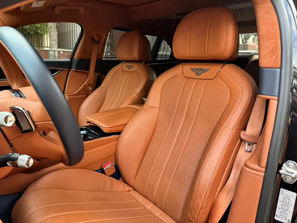 Bentley Flying Spur — фото 5