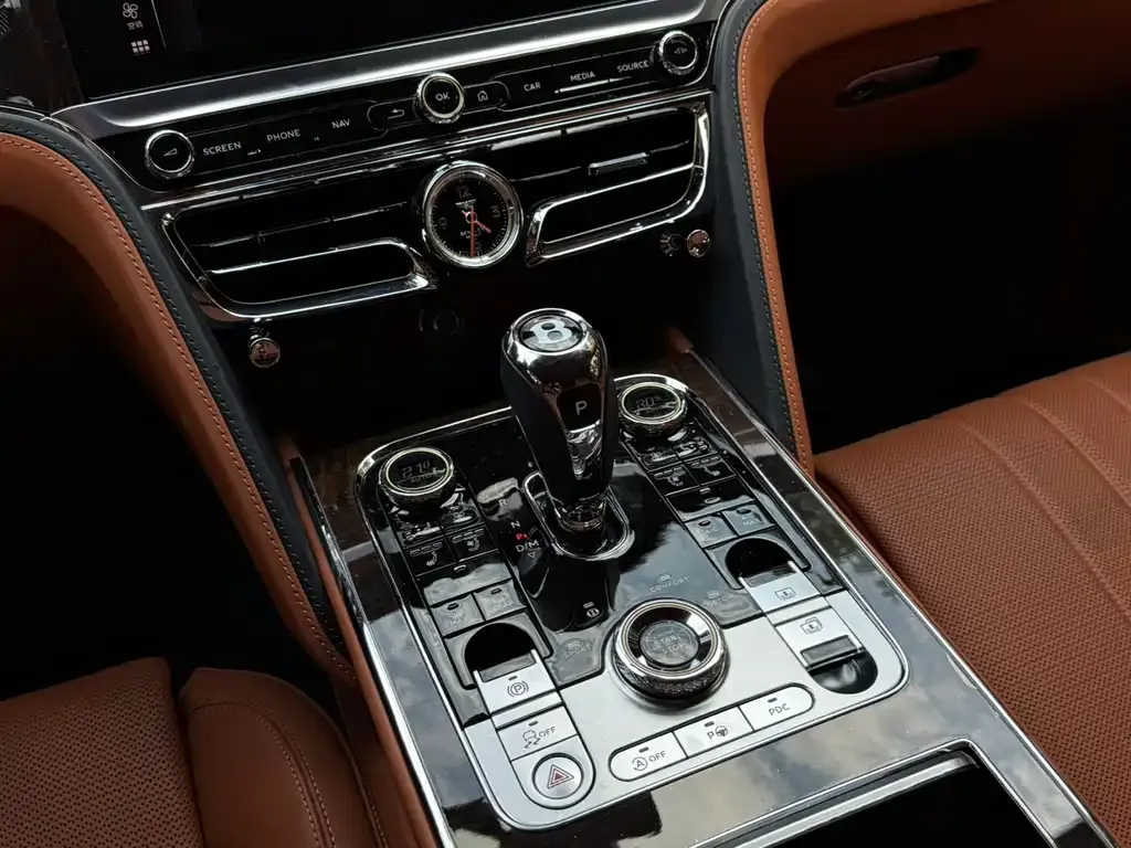 Bentley Flying Spur — фото 7