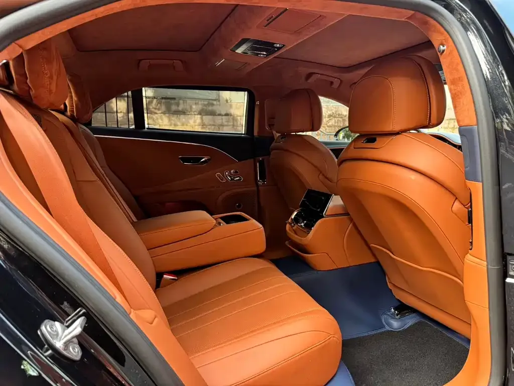 Bentley Flying Spur — фото 9
