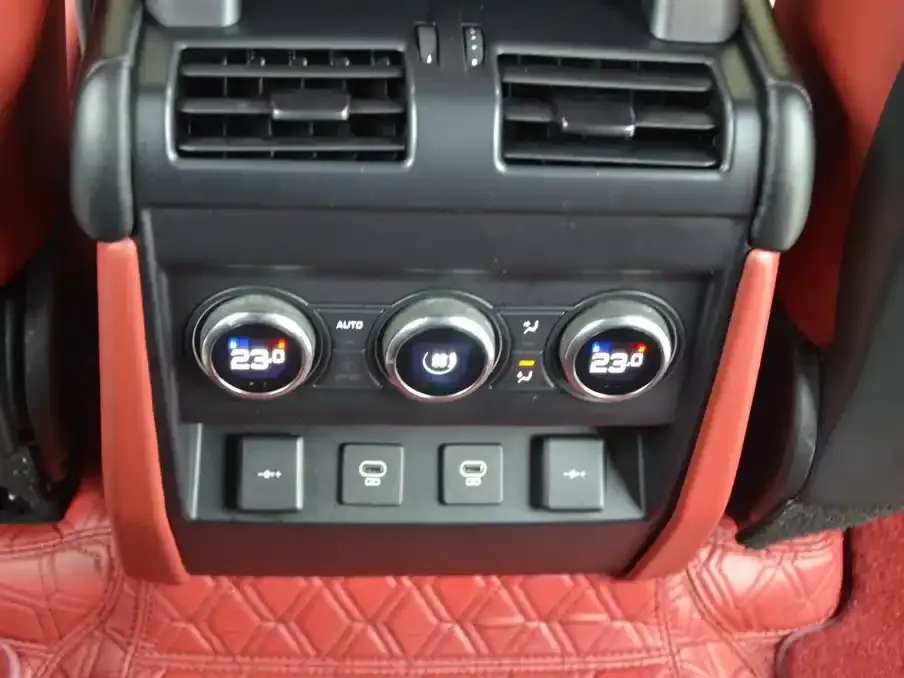 Land Rover Defender — фото 10