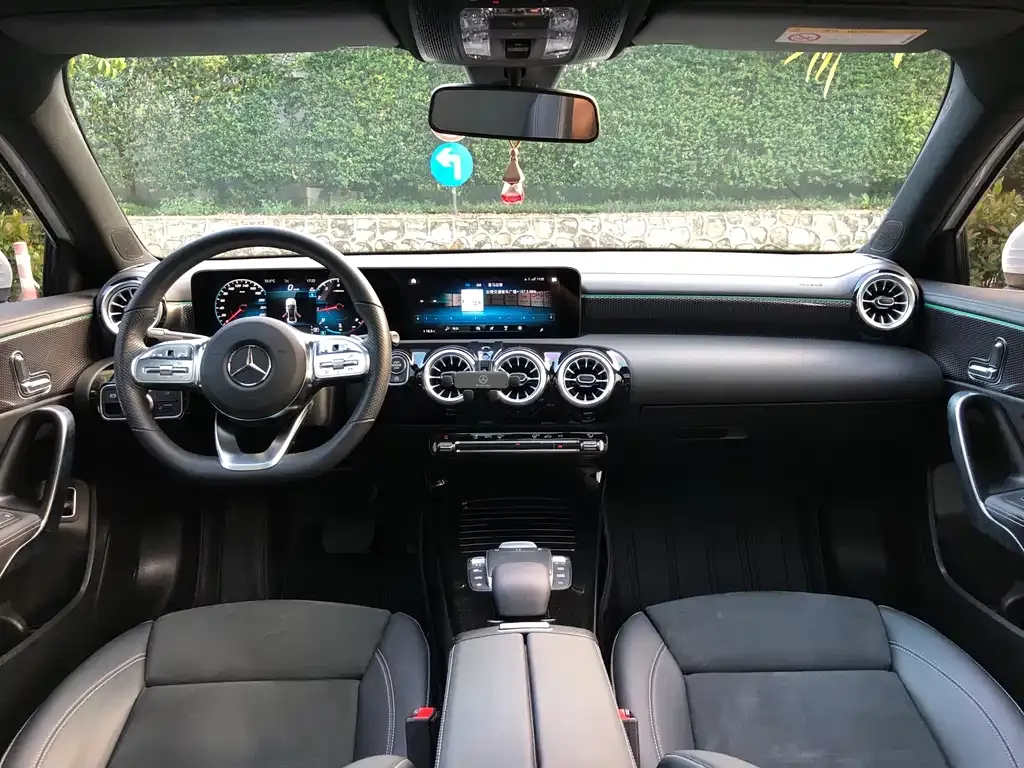Mercedes-Benz A-Class — фото 10
