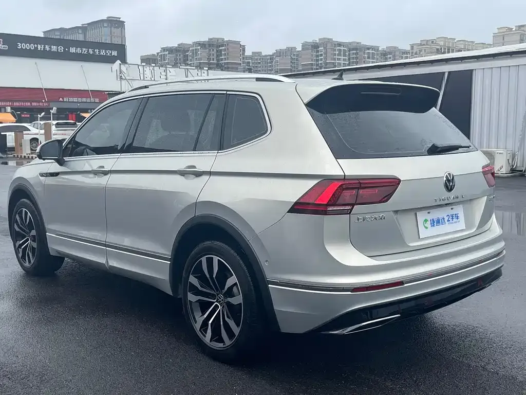 Volkswagen Tiguan L — фото 3