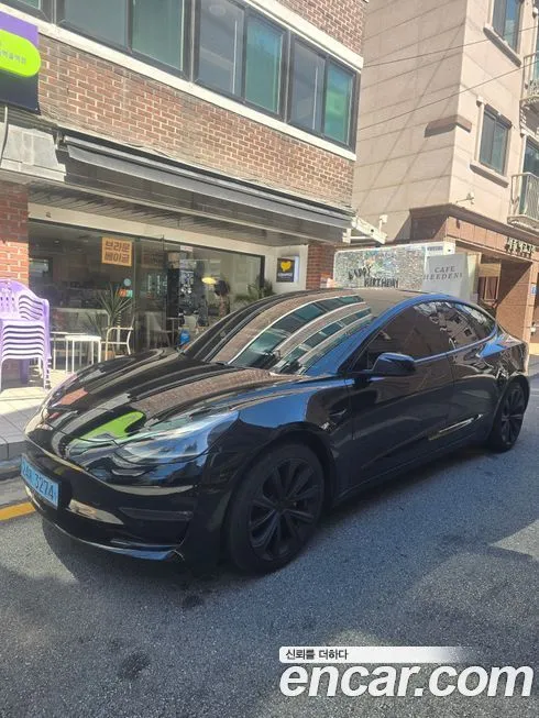 Tesla Model 3 — фото 1