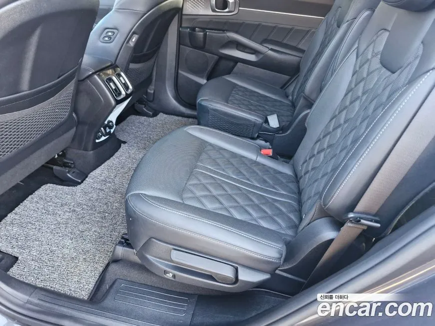 Kia Sorento — фото 10