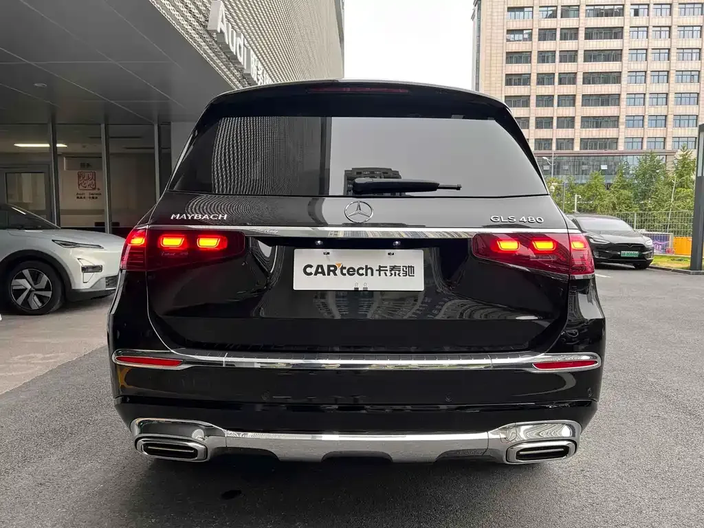 Mercedes-Benz GLS — фото 6