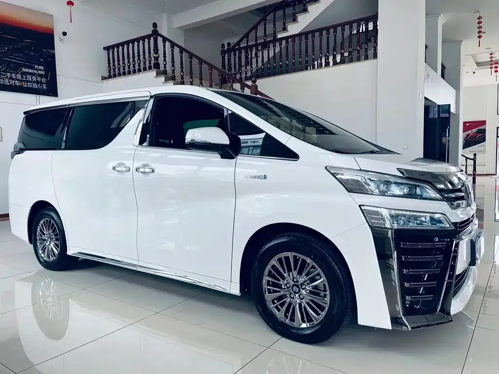 Toyota Vellfire — фото 3