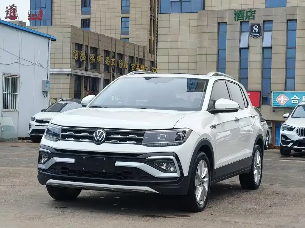 Volkswagen T-Cross — фото 1