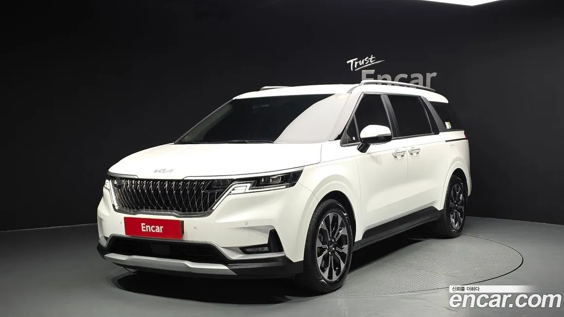 Kia Carnival — фото 1