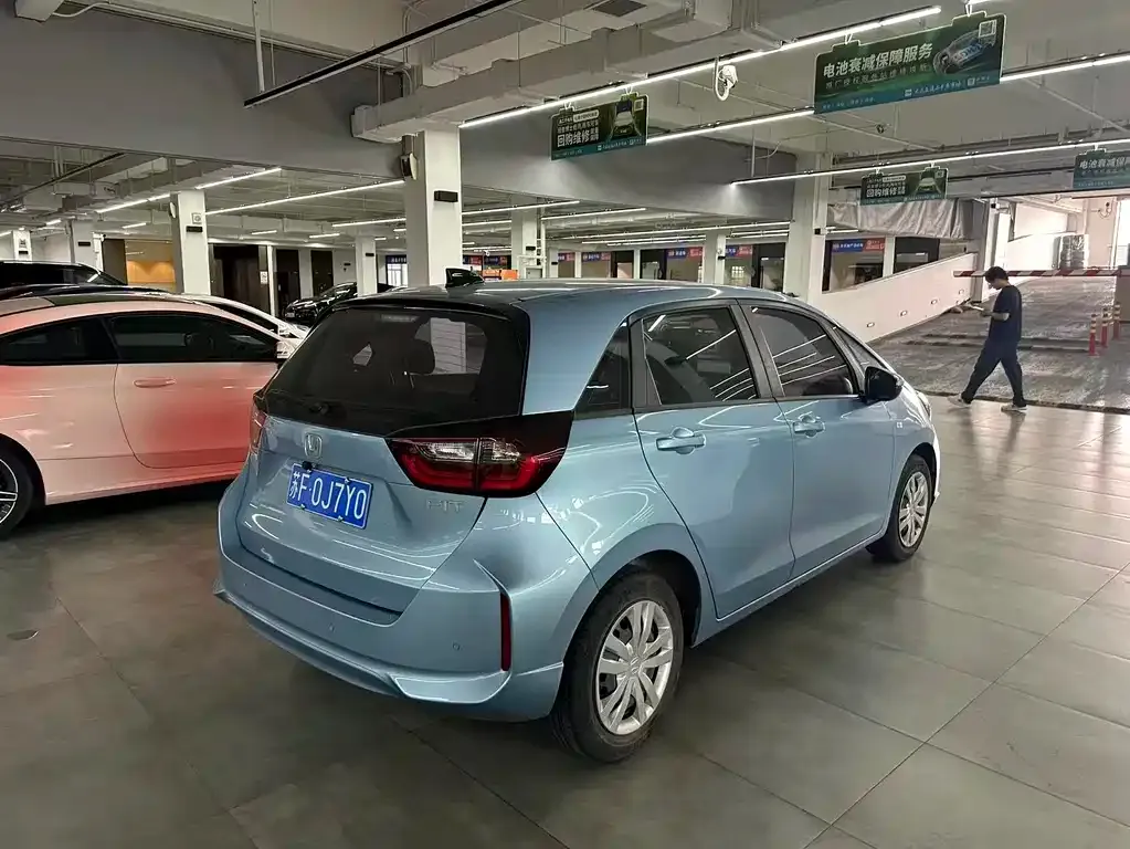 Honda Fit — фото 6