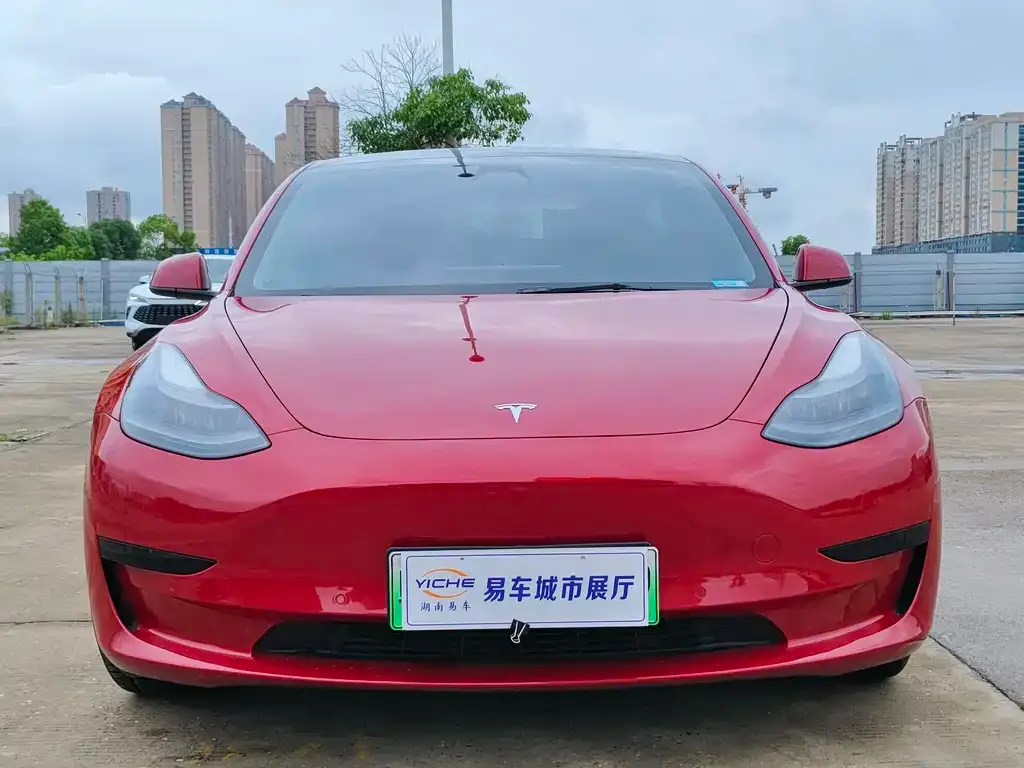 Tesla Model 3 — фото 2