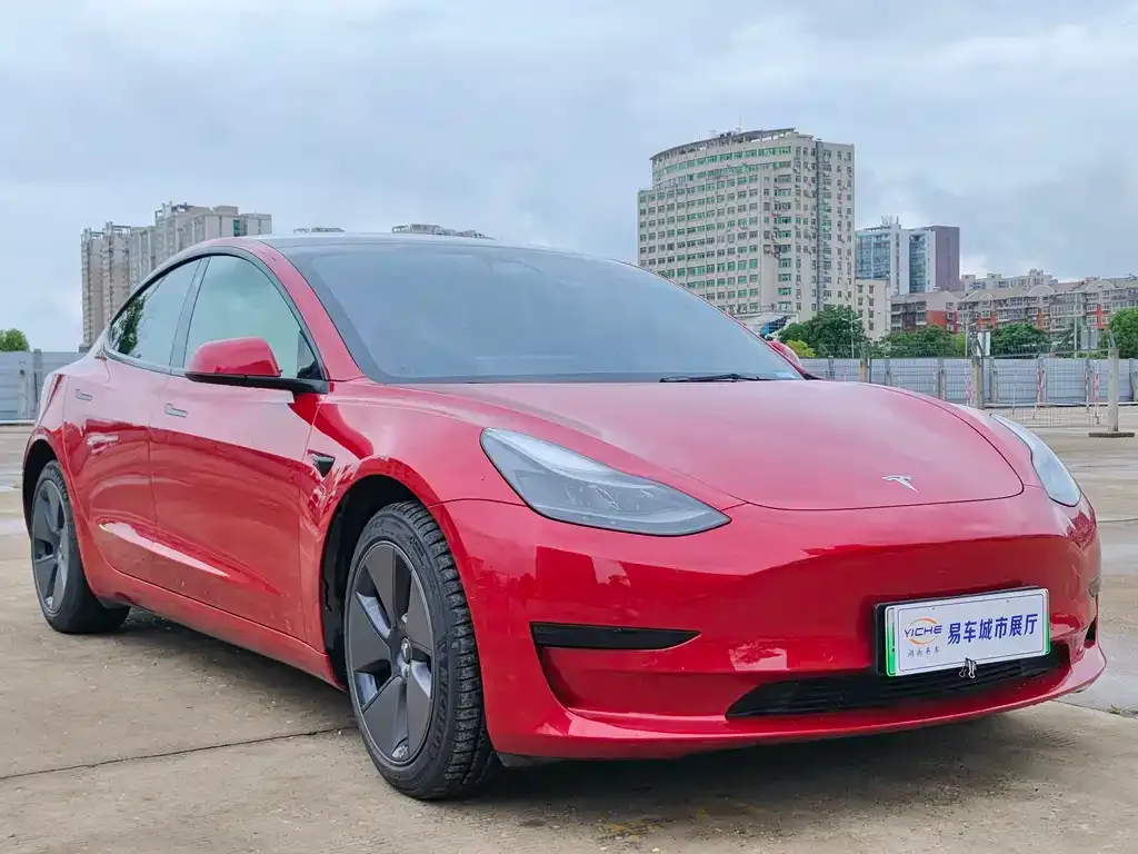 Tesla Model 3 — фото 3