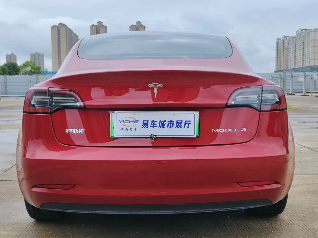 Tesla Model 3 — фото 5