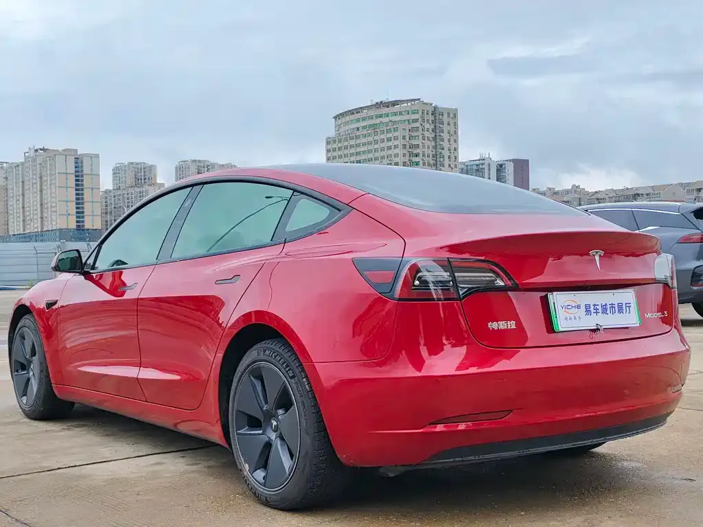 Tesla Model 3 — фото 6