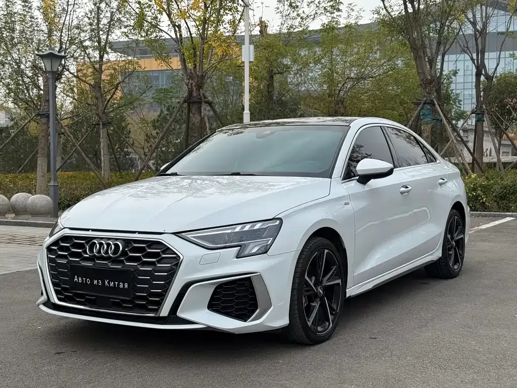Audi A3 — фото 1