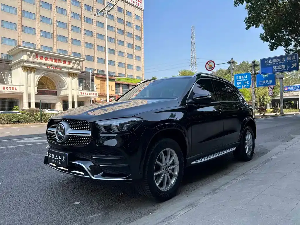 Mercedes-Benz GLE — фото 1