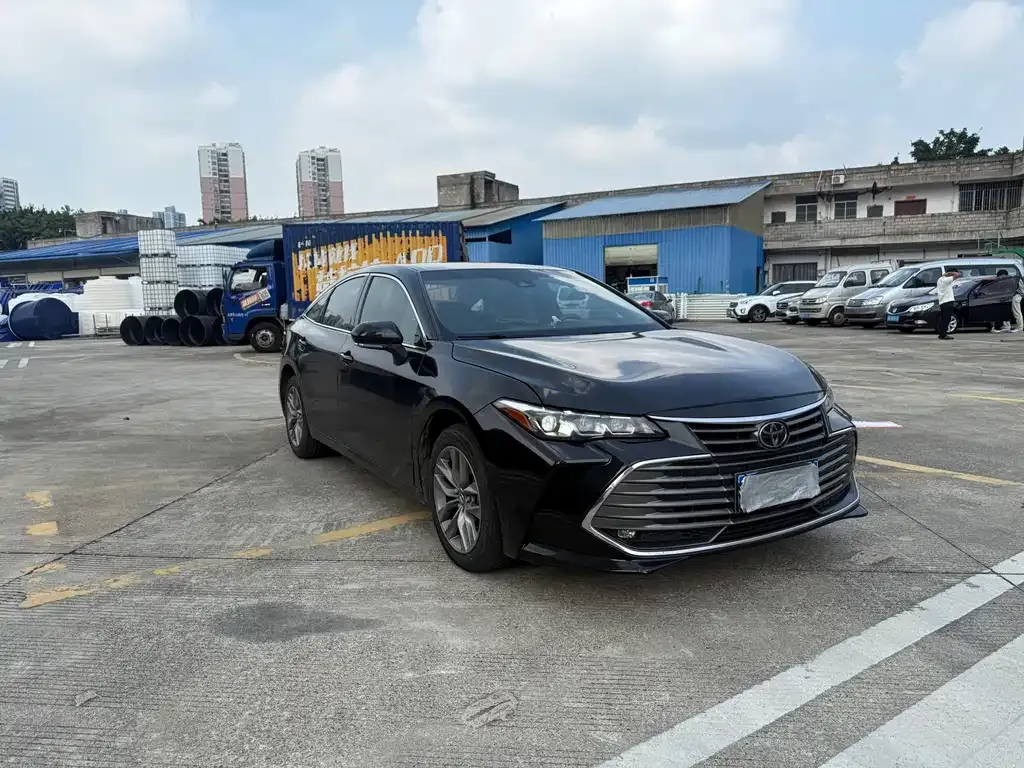 Toyota Avalon — фото 2