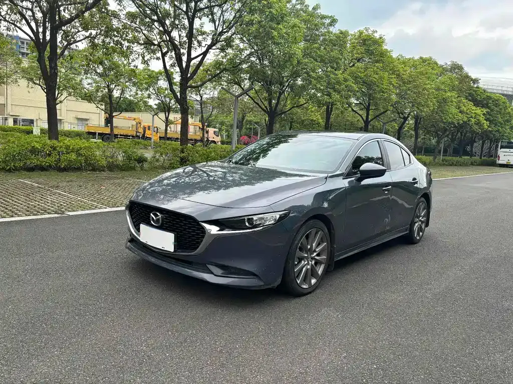 Mazda 3 Axela — фото 1