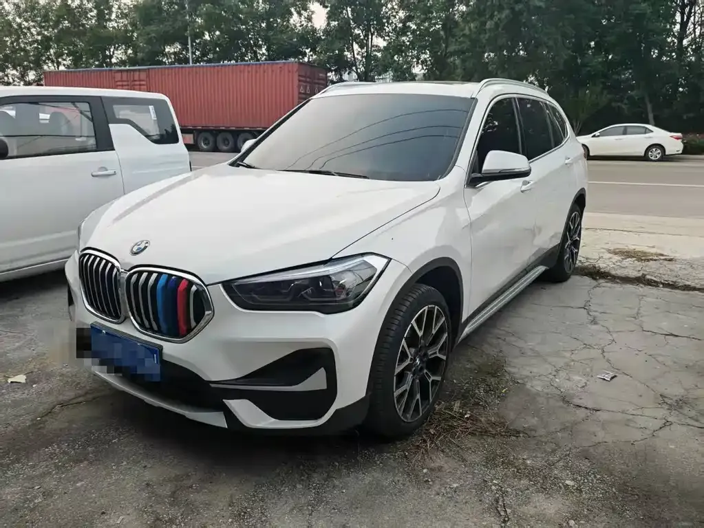 BMW X1 — фото 1