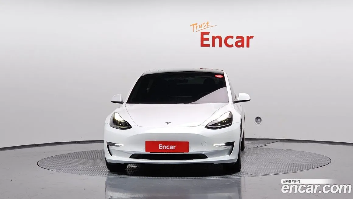 Tesla Model 3 — фото 3