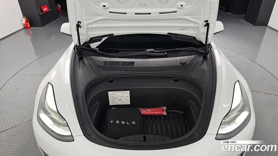 Tesla Model 3 — фото 6