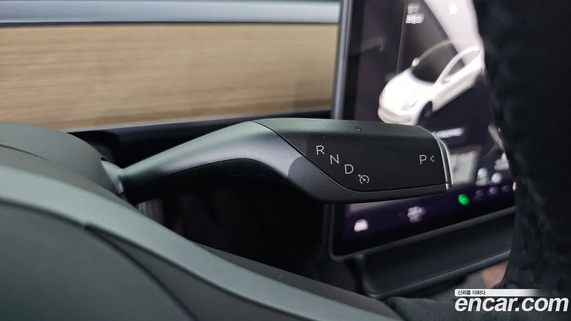 Tesla Model 3 — фото 9