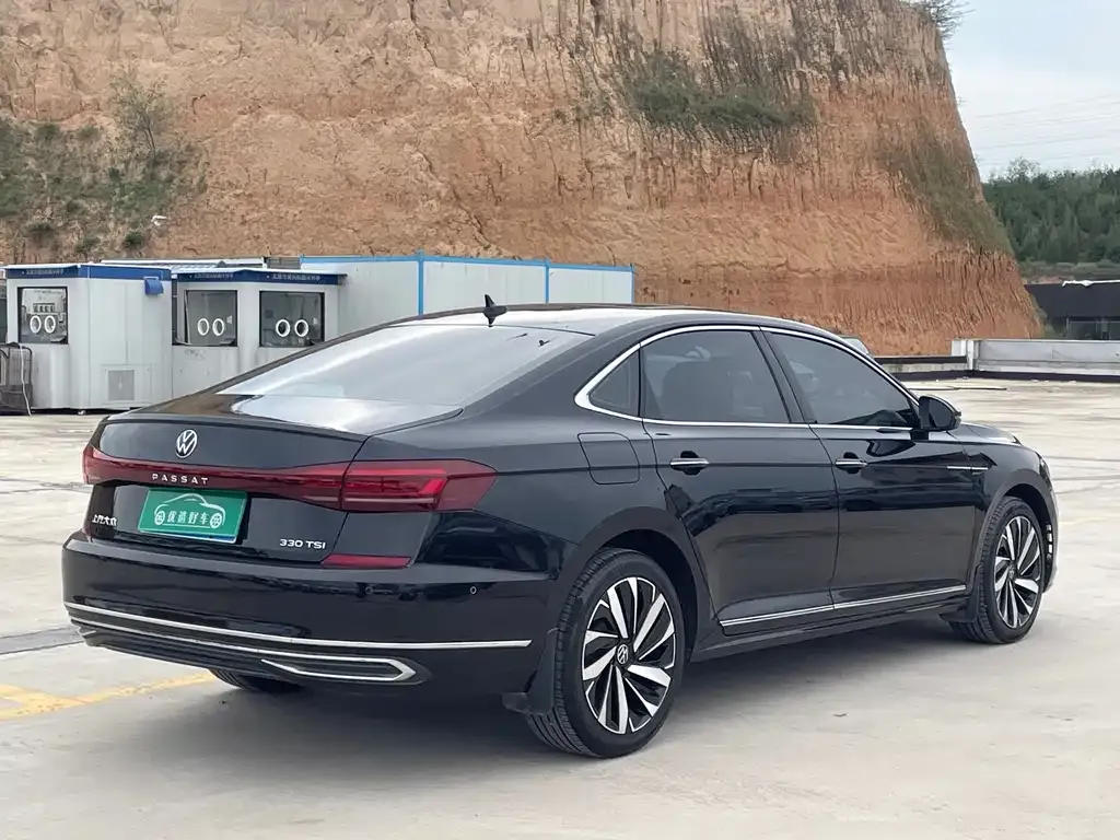 Volkswagen Passat — фото 7