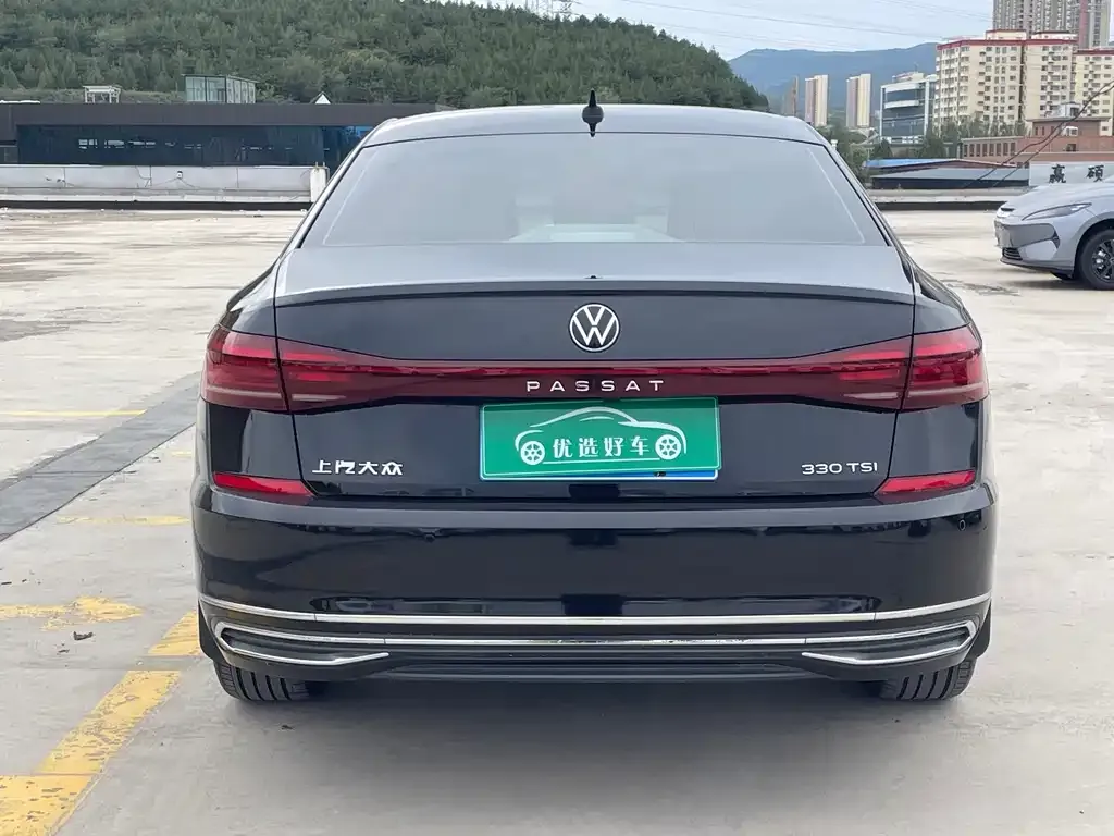 Volkswagen Passat — фото 8