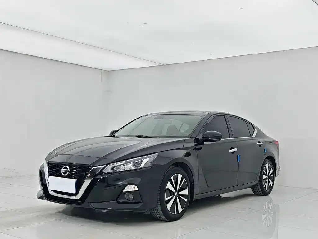 Nissan Teana — фото 1