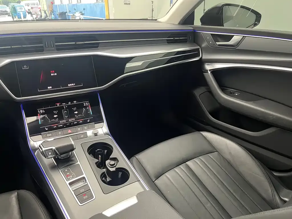 Audi A7 — фото 10