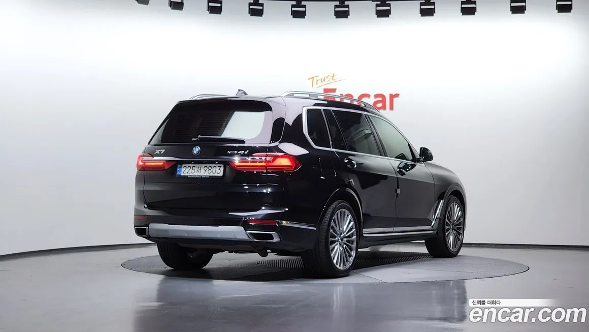 BMW X7 — фото 2