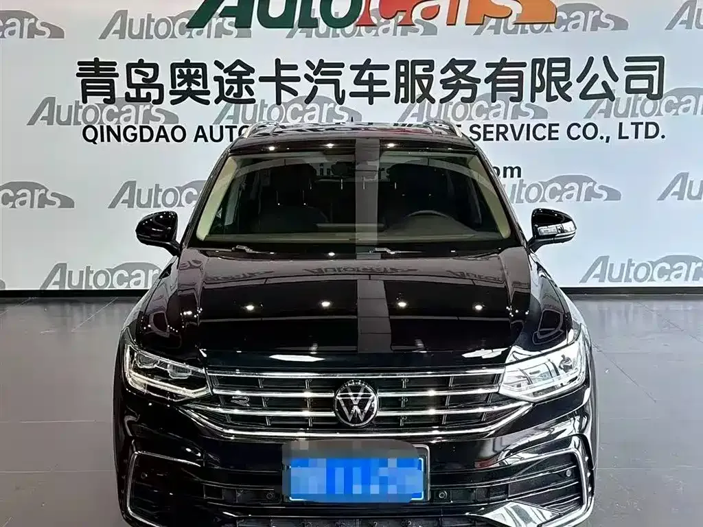 Volkswagen Tiguan L — фото 1