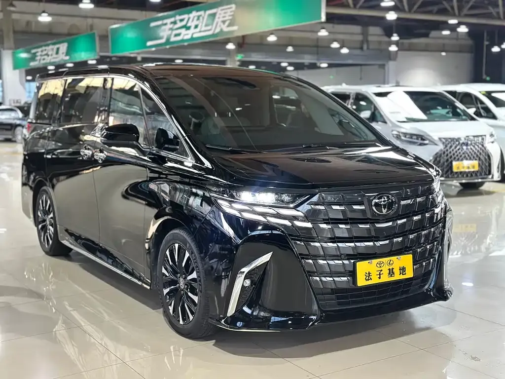 Toyota Alphard — фото 4