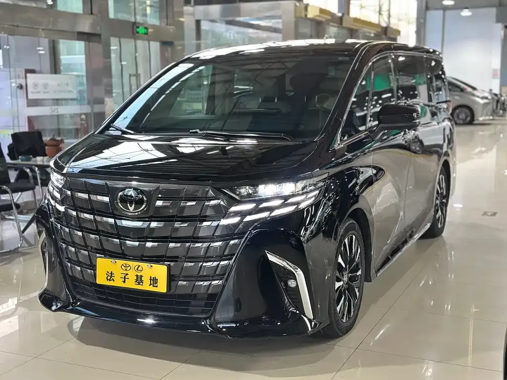 Toyota Alphard — фото 5