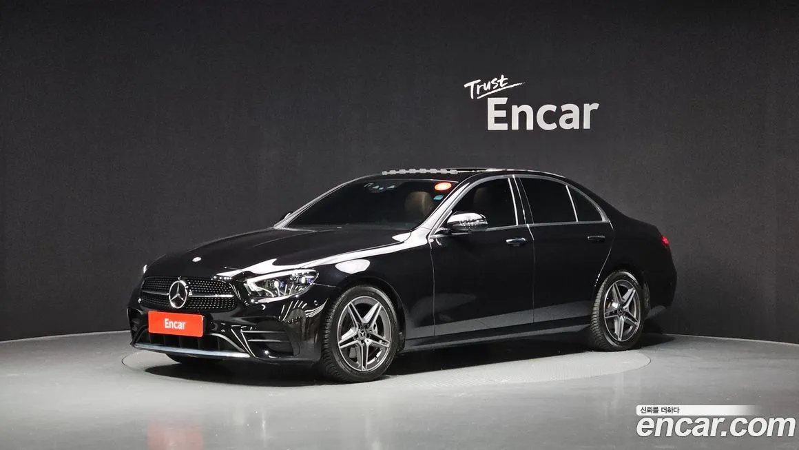 Mercedes-Benz E-Class — фото 1