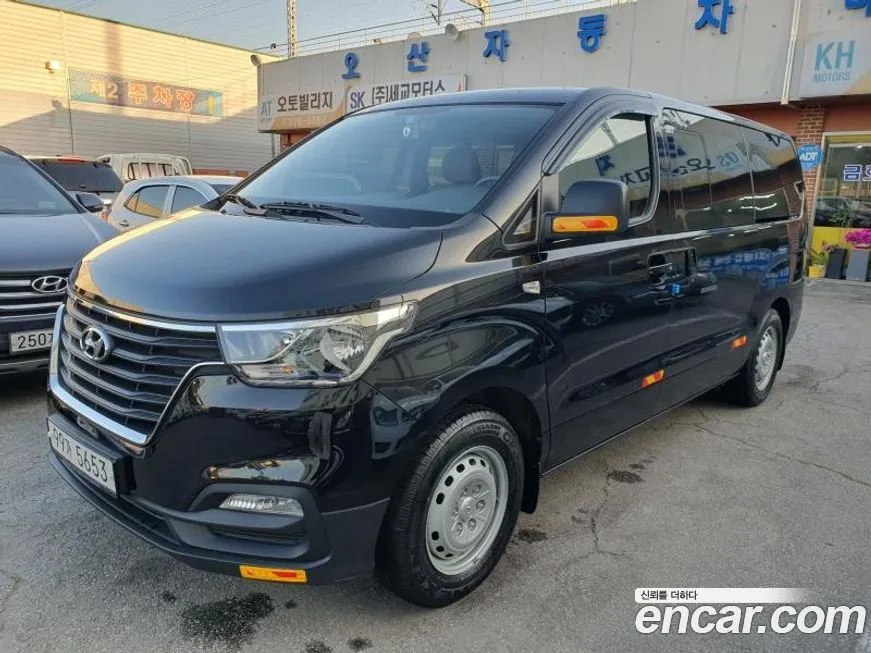 Hyundai Starex — фото 1