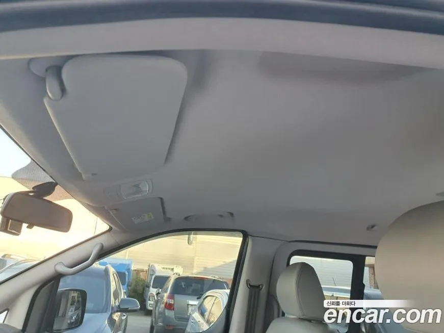 Hyundai Starex — фото 10