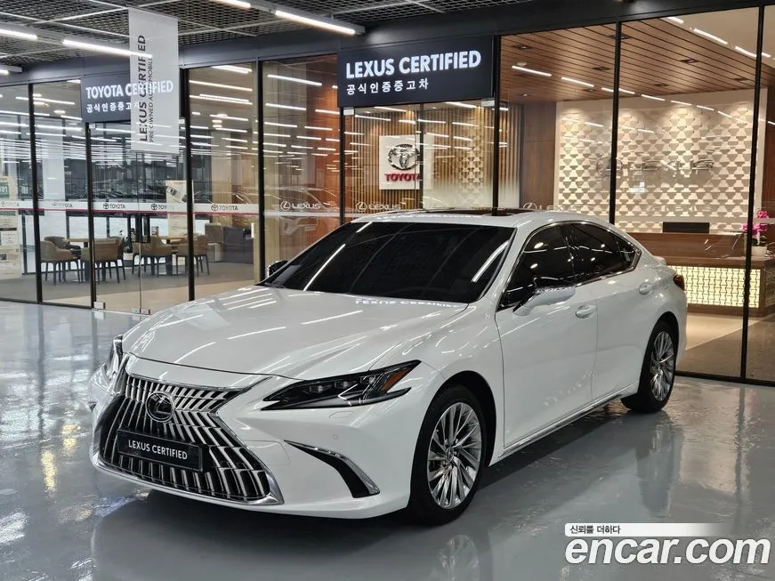 Lexus ES — фото 1