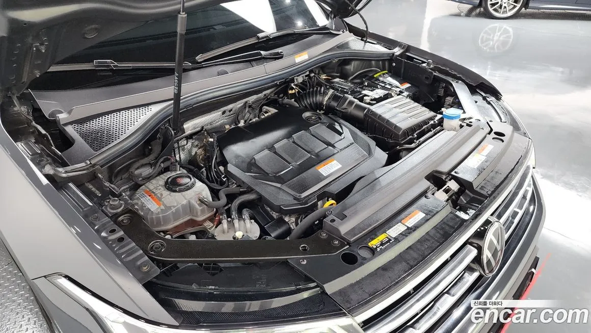Volkswagen Tiguan — фото 6