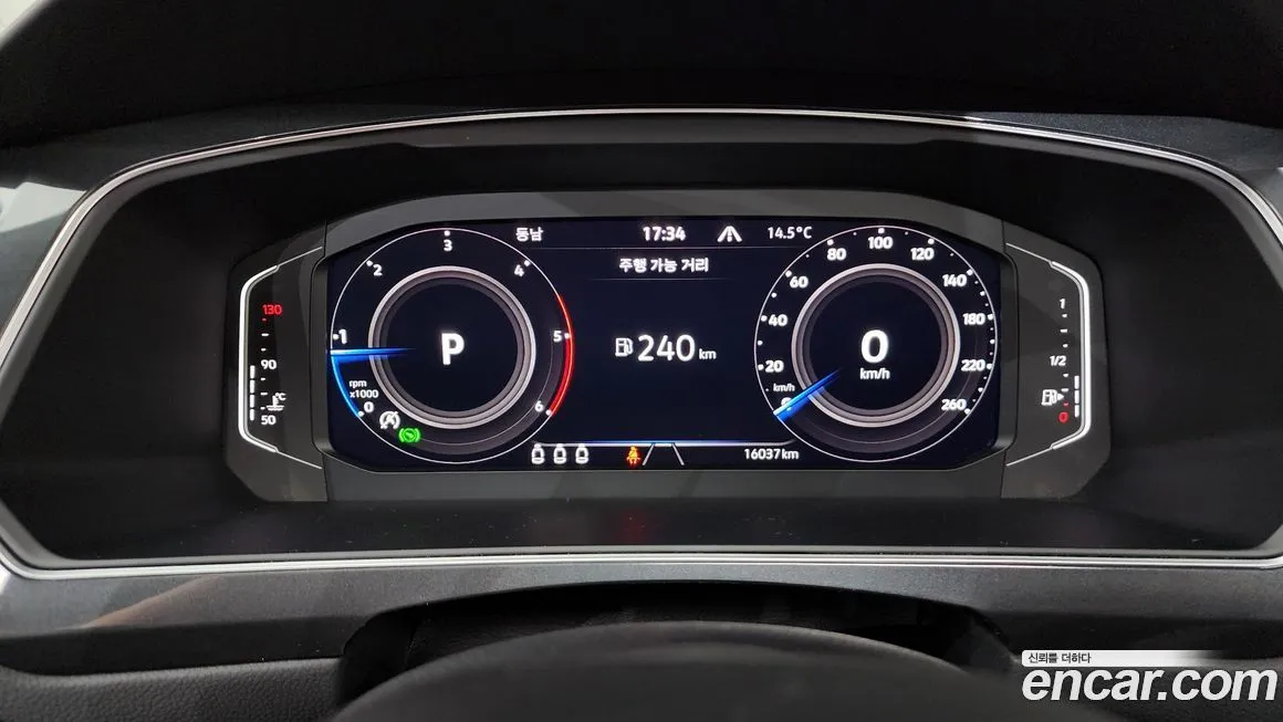 Volkswagen Tiguan — фото 8