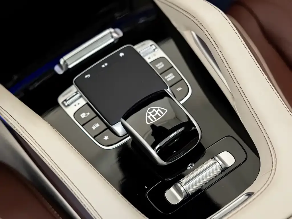 Mercedes-Benz GLS — фото 10