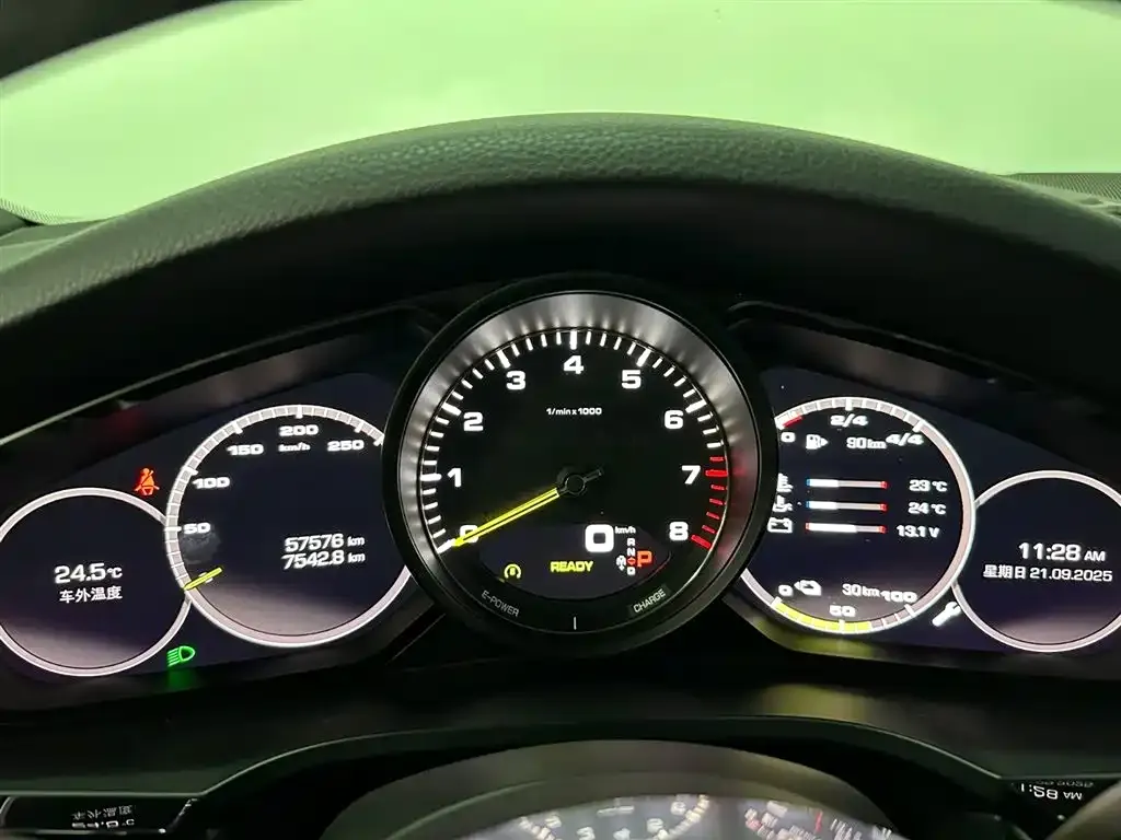 Porsche Cayenne Hybrid — фото 10