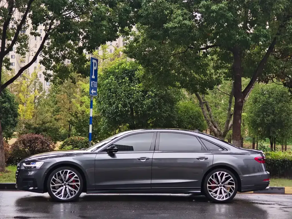 Audi S8 — фото 3
