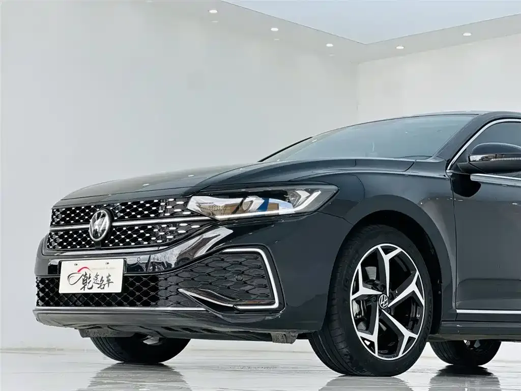 Volkswagen Passat — фото 8